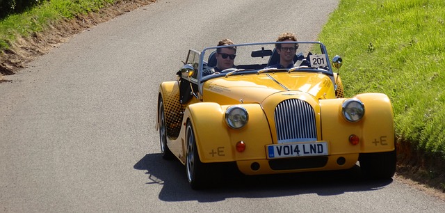 Automobil